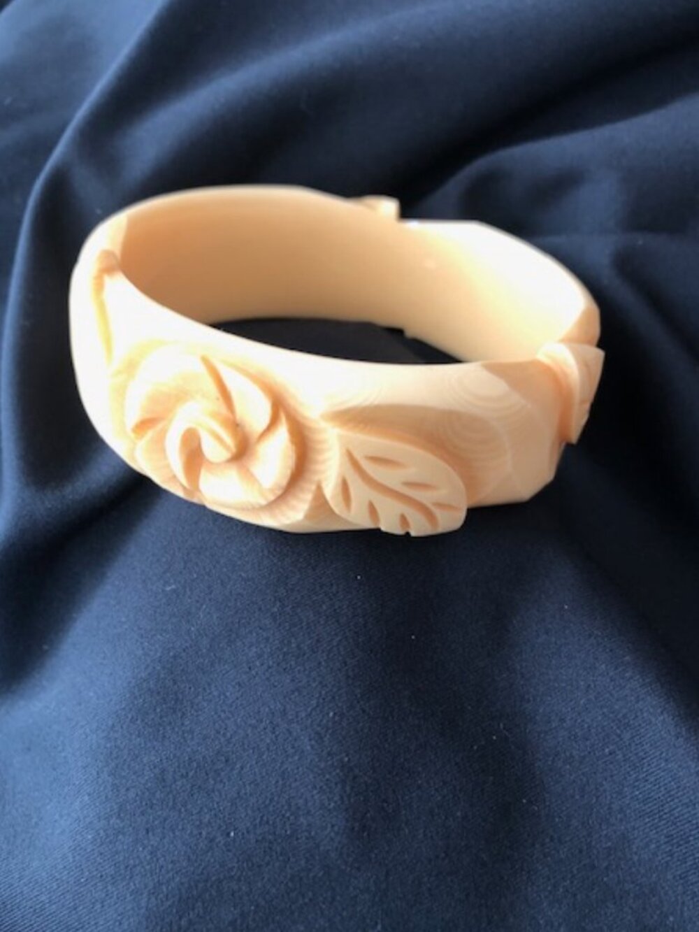 Vinatge celluloid bracelet bangle